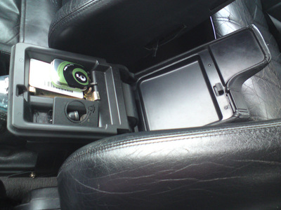 Armrest3.jpg