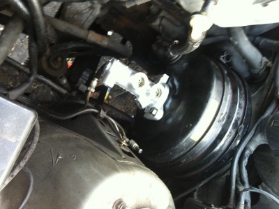 E32MasterCylinder010.jpg