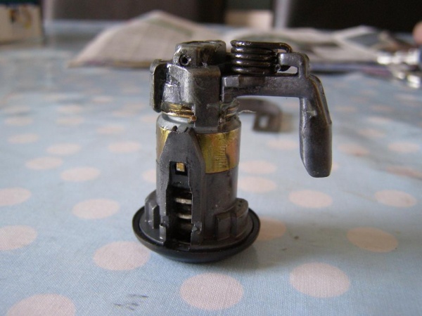 E30DoorLock22.jpg