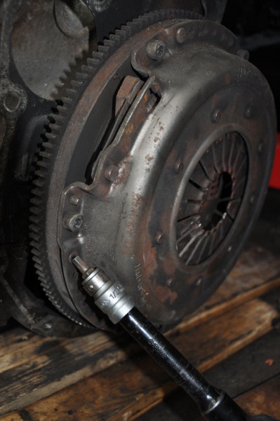 File:Replacing Clutch01.jpg