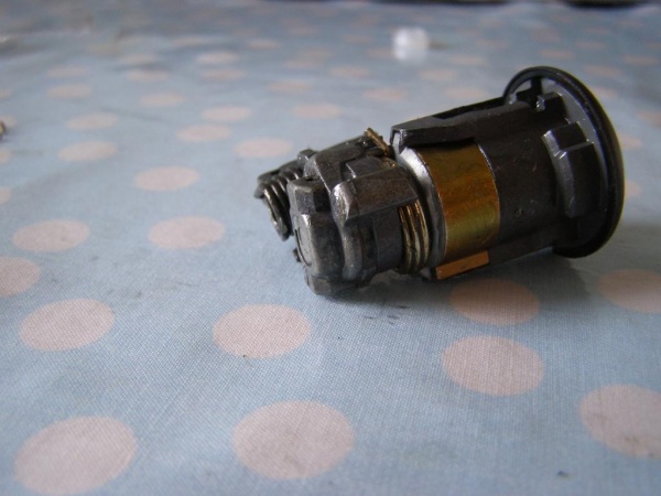 E30DoorLock23.jpg