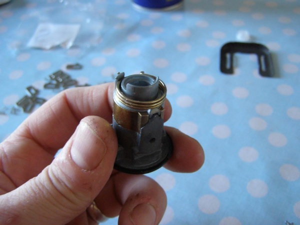 E30DoorLock13.jpg