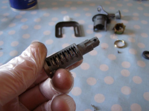 E30DoorLock8.jpg