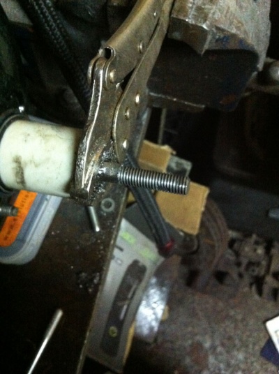 E32MasterCylinder008.jpg