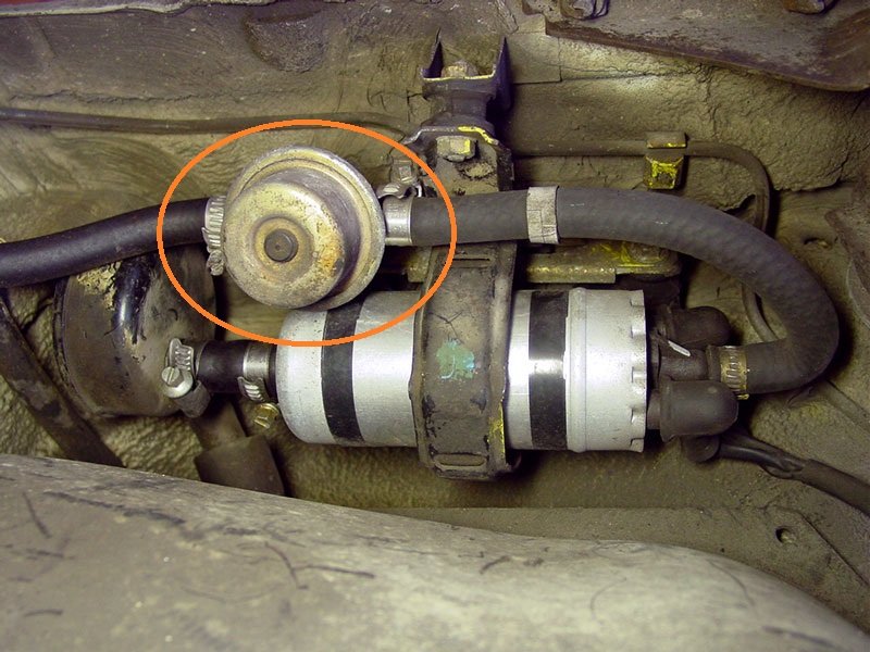 FuelPressureRegulatorByPumpwithDiagramLine.jpg