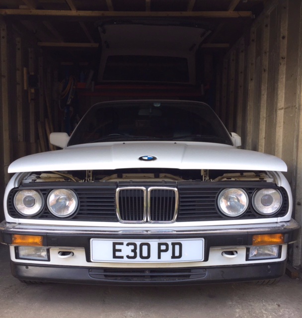 E30 Garage.jpg