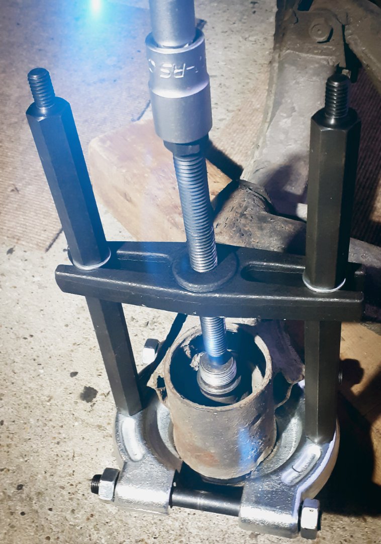 Beam Bush Pusher.jpg