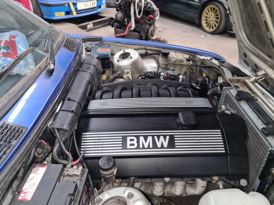 e30 2 door m52.jpg